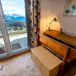 Grand Balcon Panoramique ,vue Alpes ,famille *