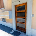 Grand Balcon Panoramique ,vue Alpes ,famille *