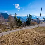 Grand Balcon Panoramique ,vue Alpes ,famille *