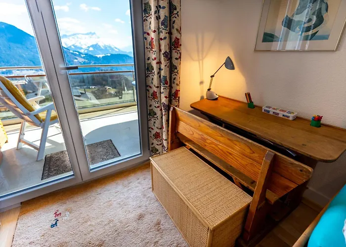 Grand Balcon Panoramique ,vue Alpes ,famille *