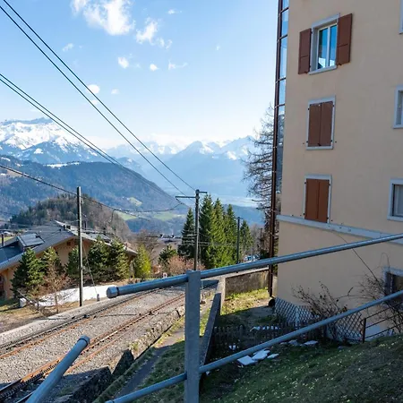 Grand Balcon Panoramique ,vue Alpes ,famille *
