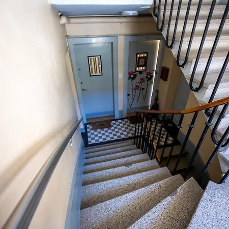 Grand Balcon Panoramique ,vue Alpes ,famille *