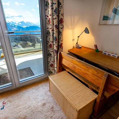 Grand Balcon Panoramique ,vue Alpes ,famille *