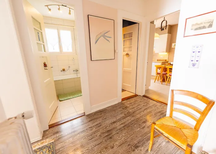 Grand Balcon Panoramique ,vue Alpes ,famille *