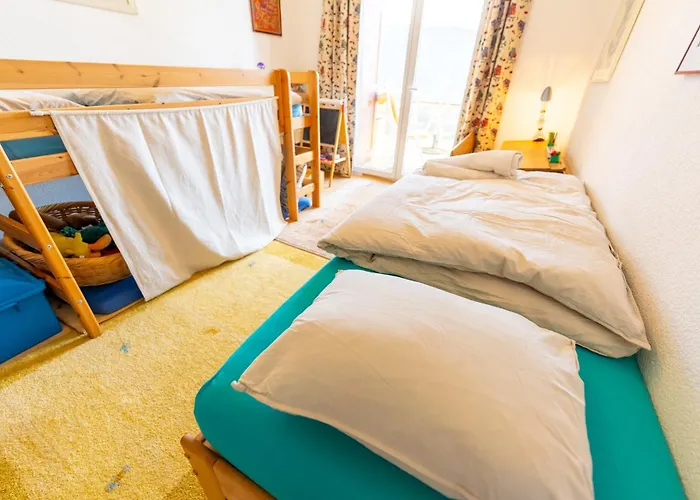 Grand Balcon Panoramique ,vue Alpes ,famille *